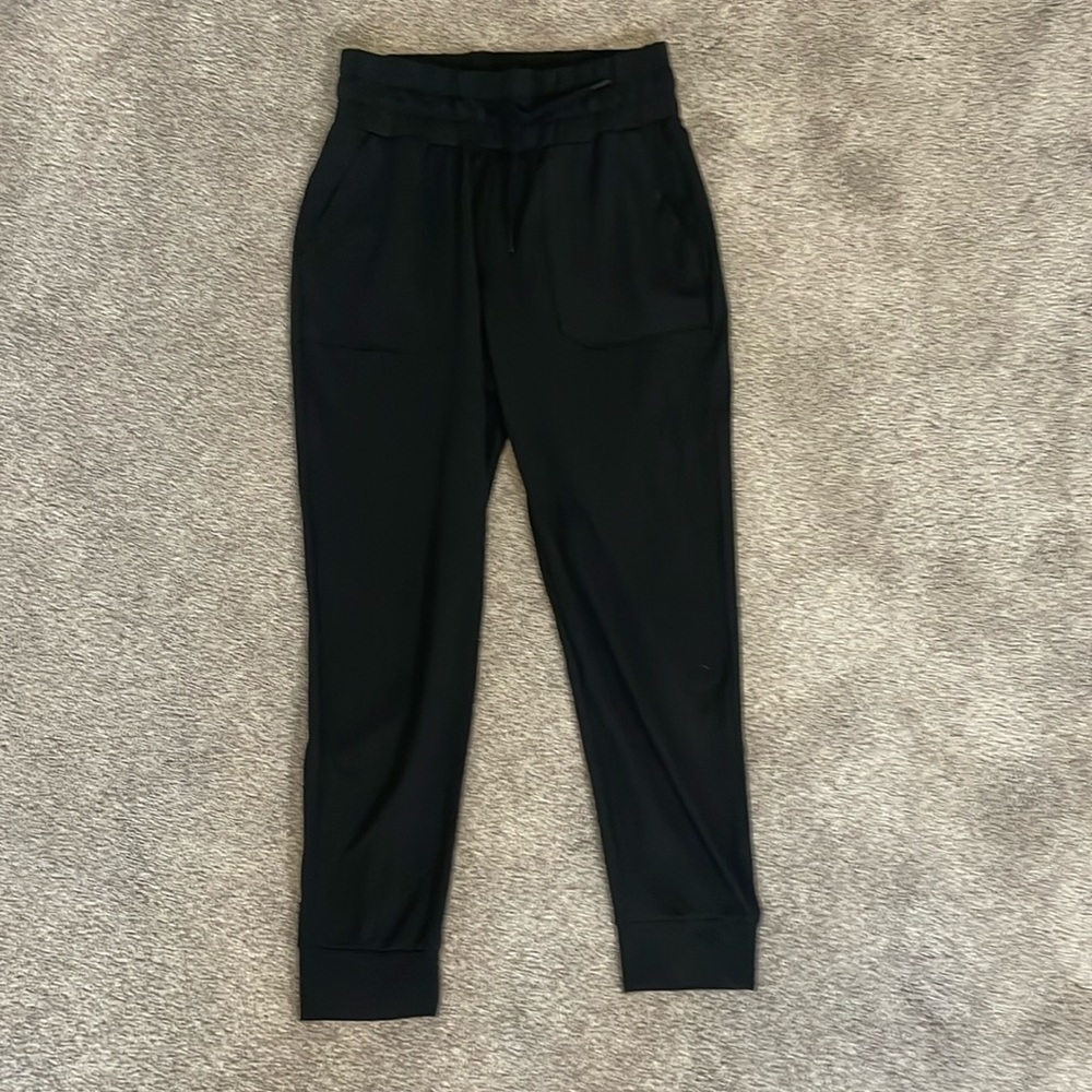 Mondetta Women’s Jogger- High waisted ruched waistband with strings.